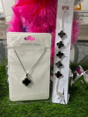 Stainless Steel Black Clover Pendant Necklace and Bracelet Set